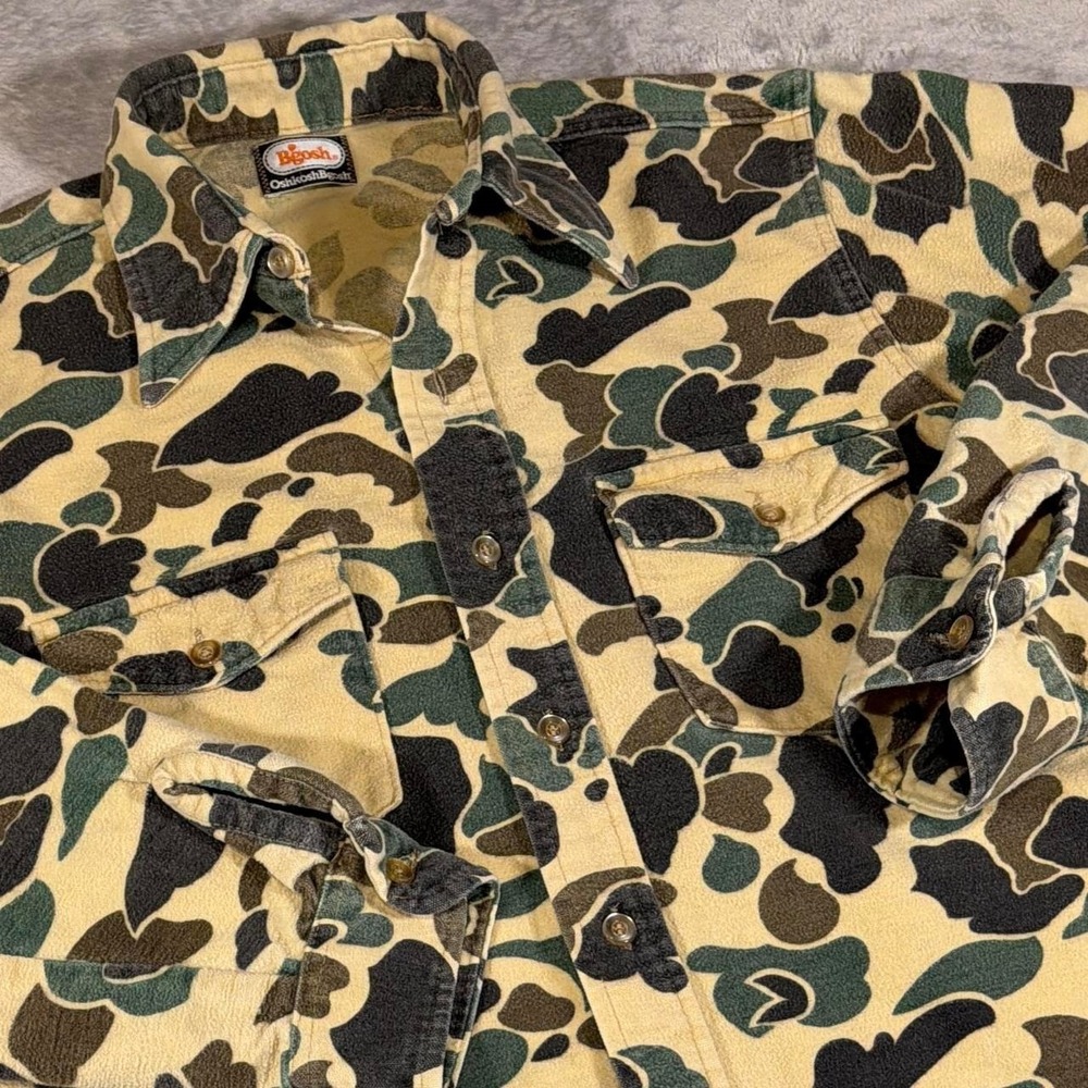 Rare 90s Vintage OshKosh B'gosh Camo Button Down Shirt | Tan/Green | Medium